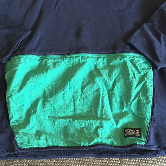 Levi’s Hoodie - Picture 2 of 4